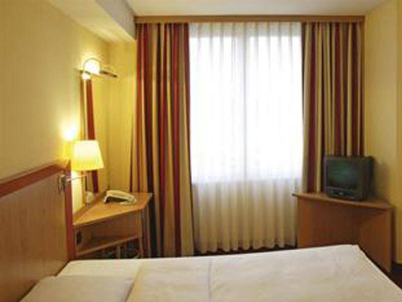 เอ็นเอช คอลเลคชั่น ฮัมบวร์ก ซิตี้ Aparthotel ฮัมบูร์ก ภายนอก รูปภาพ